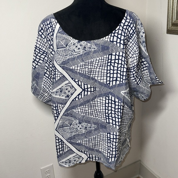 Wanni Fuga blue white pullover lightweight short sleeves top blouse Sz XL - 1X - Picture 3 of 4